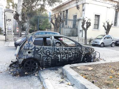 graffiti, street art, athens, urban art, Greek artist, painting, artwork, dimitris ntokos, lives in Athens, scarab, scarabeus, beetle, dimitris dokos, canvas, contemporary art, modern art, art, beetle, optic art, art